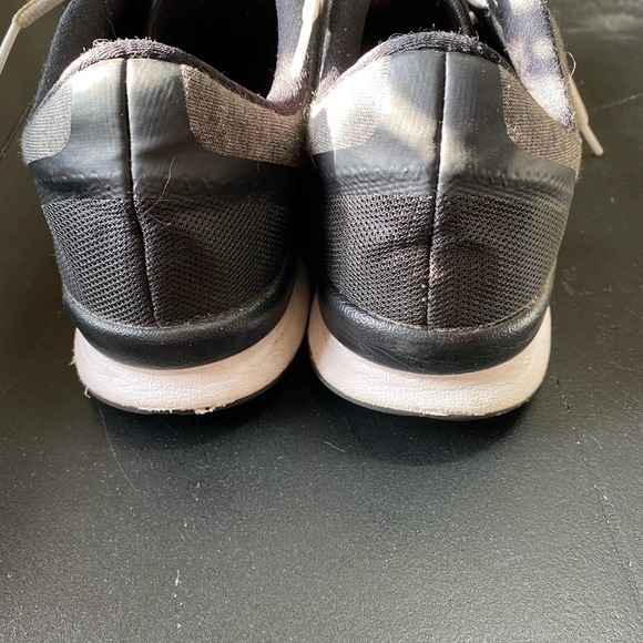 Black and grey Nikes Size 11 - Picture 7 of 7